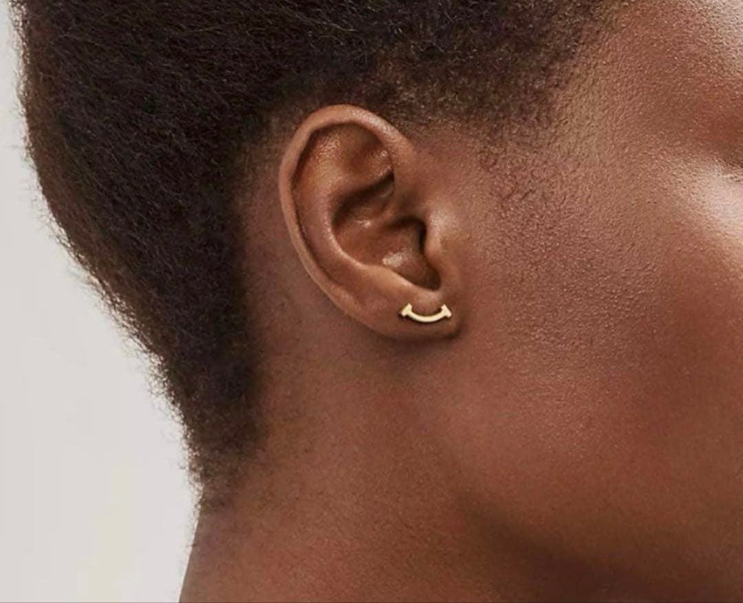Tiffany & Co. K18YG スマイルピアス