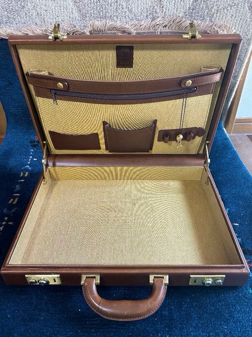 大幅に値下げしました！ 美品　公長斎小菅アタッシュケースタイプ