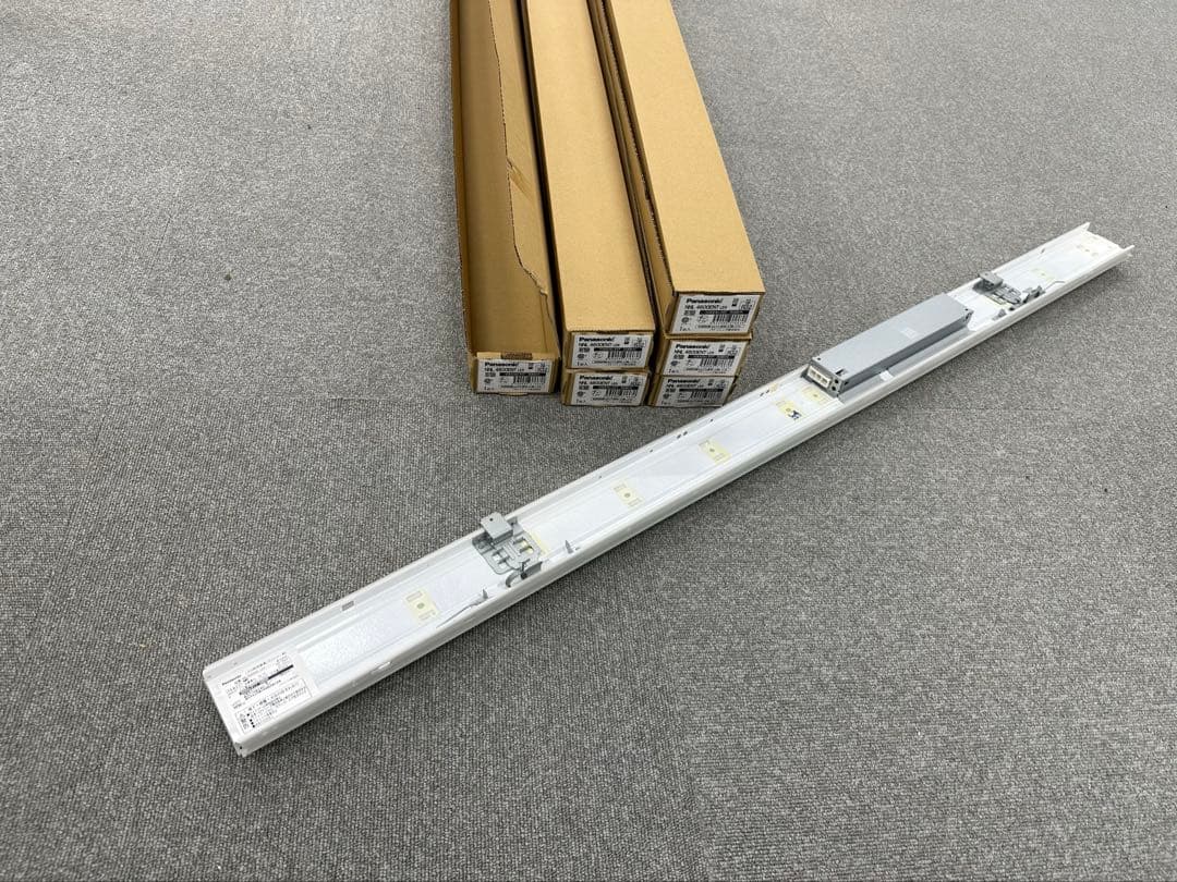 Panasonic製　2018年製（2017）LED照明器具　昼白色　6本セット