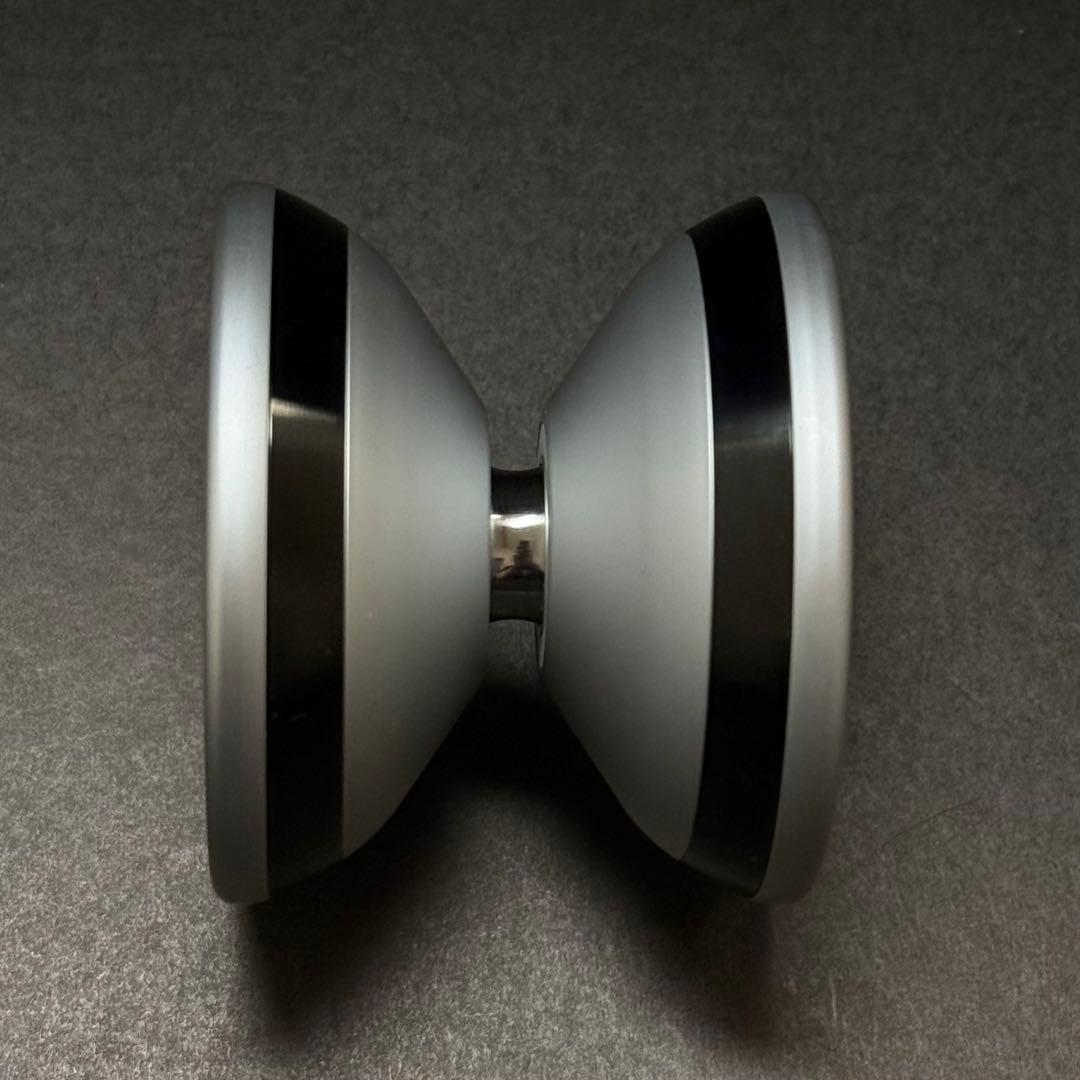 サムシング　フェノム　SOMETHING PHENOM