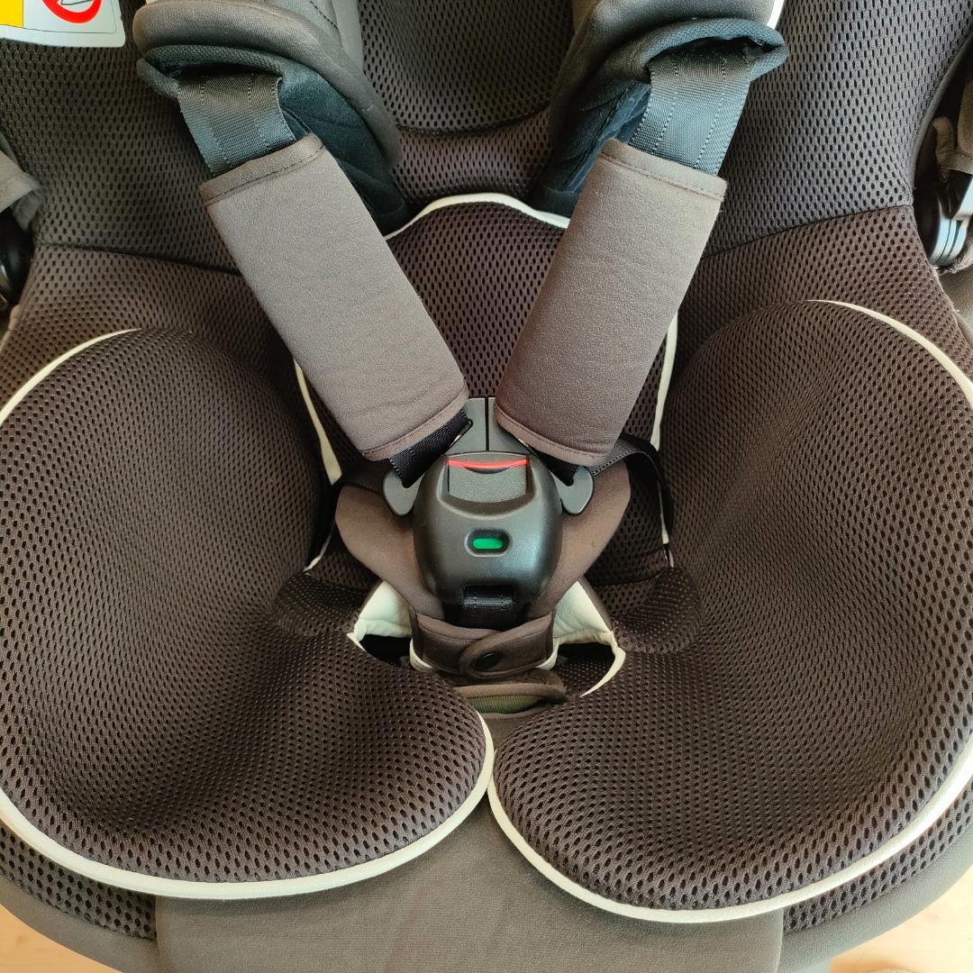 エールベベ　クルット6i グランス チャイルドシート