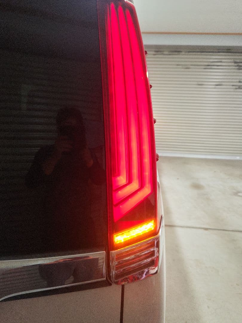 80系ノア/ヴォクシー/エスクァイア トムス LEDテールランプ