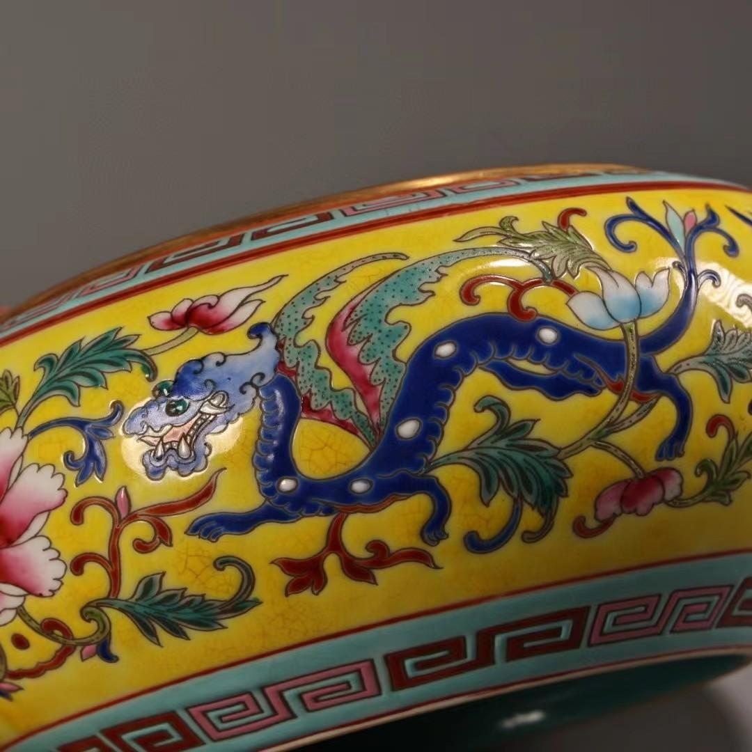 中国古美術・旧蔵の磁器・琺瑯彩粉彩鎏金瓷器筆洗・置物・書道具・文房具・紅木箱付