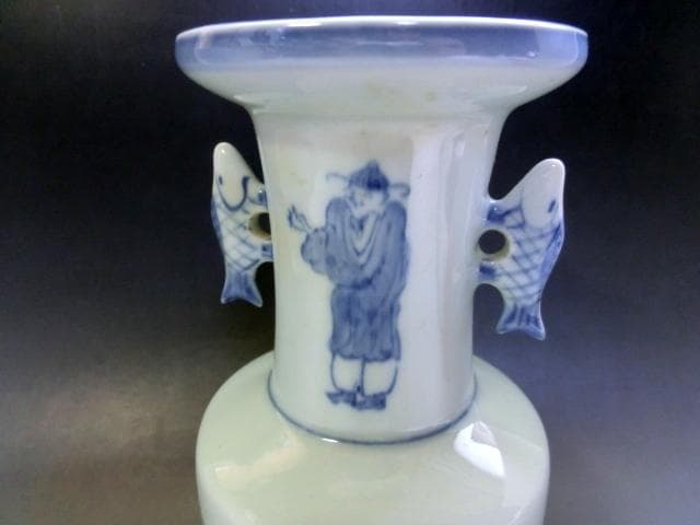 花瓶■染付人物絵 中国 魚耳付き 口広 松紋 花器 古玩 唐物 時代物 骨董■