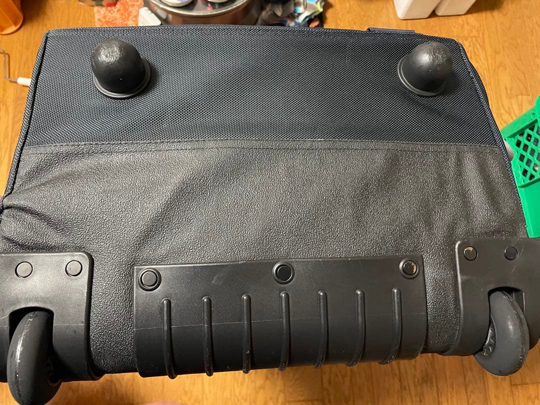 【超希少】F1 レッドブル レーシング 　キャリーバッグ　プーマ製キャスター