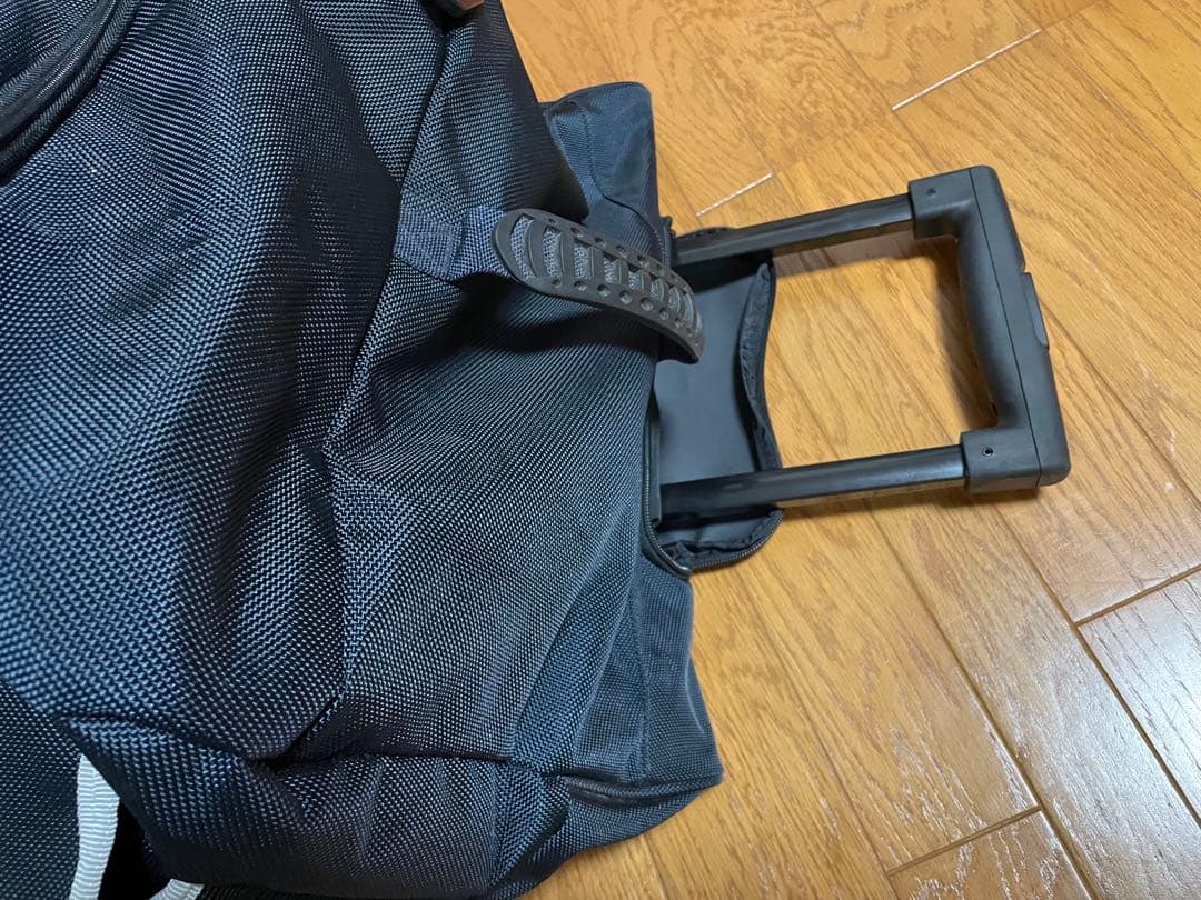 【超希少】F1 レッドブル レーシング 　キャリーバッグ　プーマ製キャスター