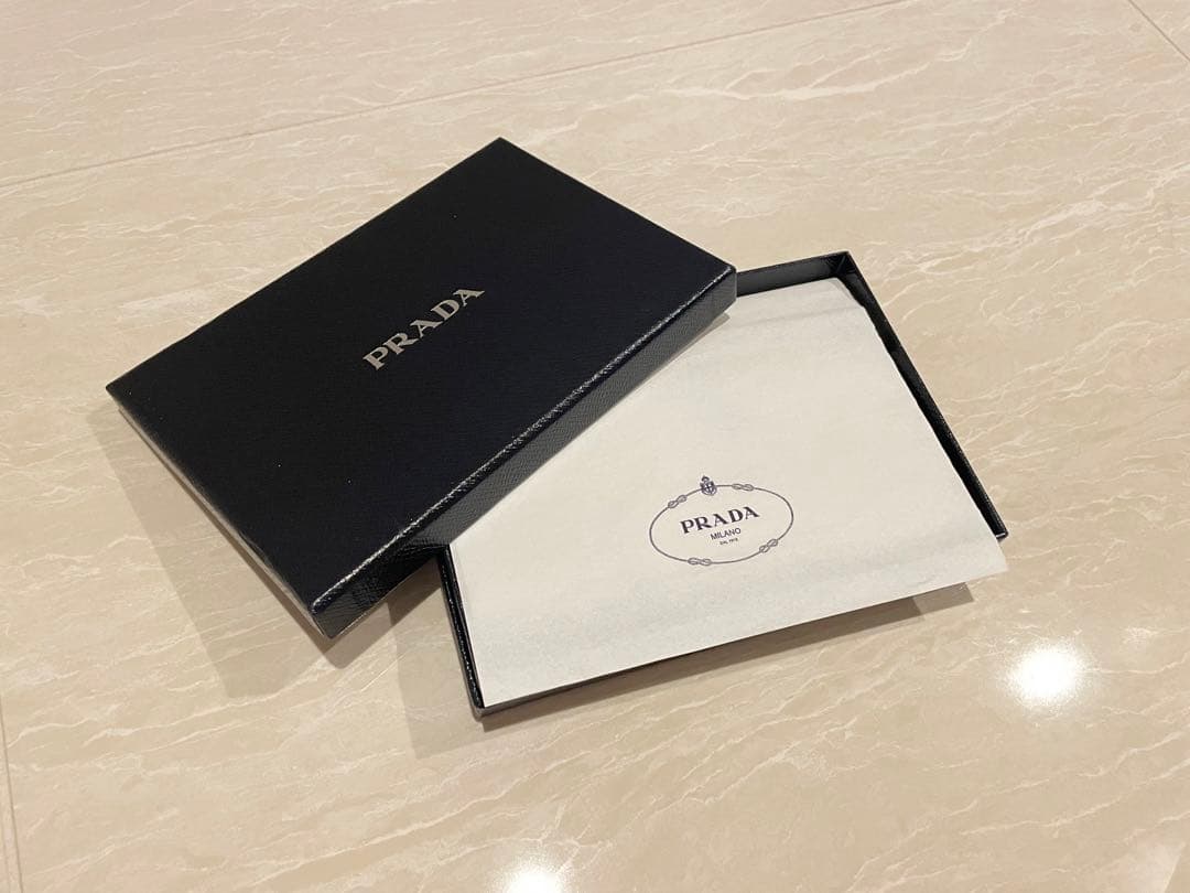 プラダ PRADA iPhone6 plus 手帳型 スマホケース　新品