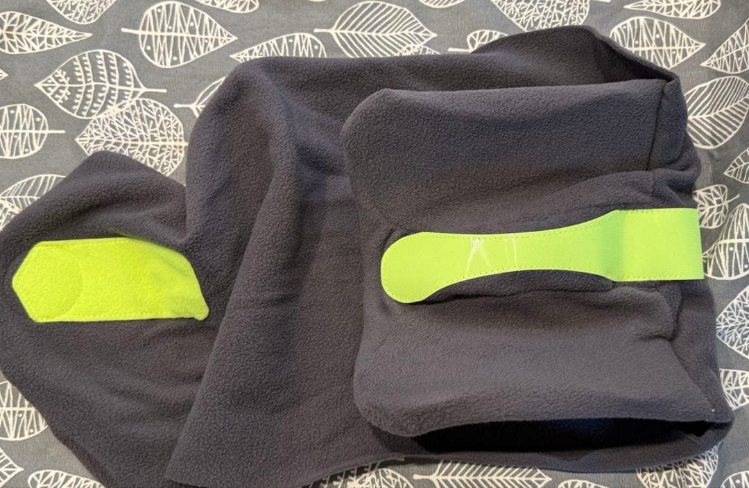 【美品】Trtl Pillow ケース付きネックピロー黒