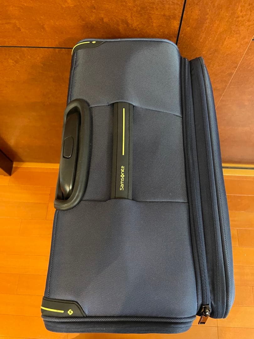 サムソナイト　ソフトキャリーストラリウムスピナーNo.1