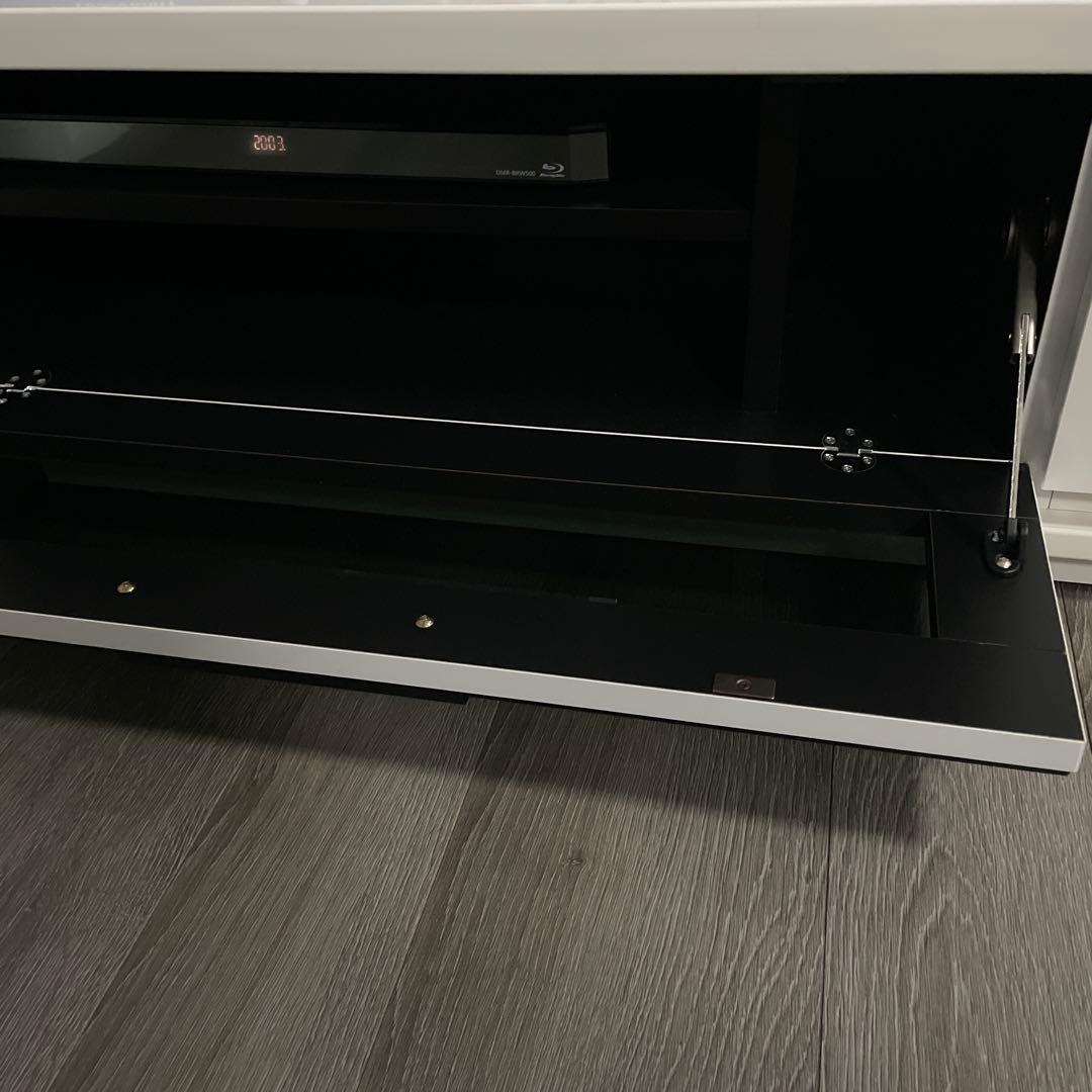 テレビ台　ホワイト