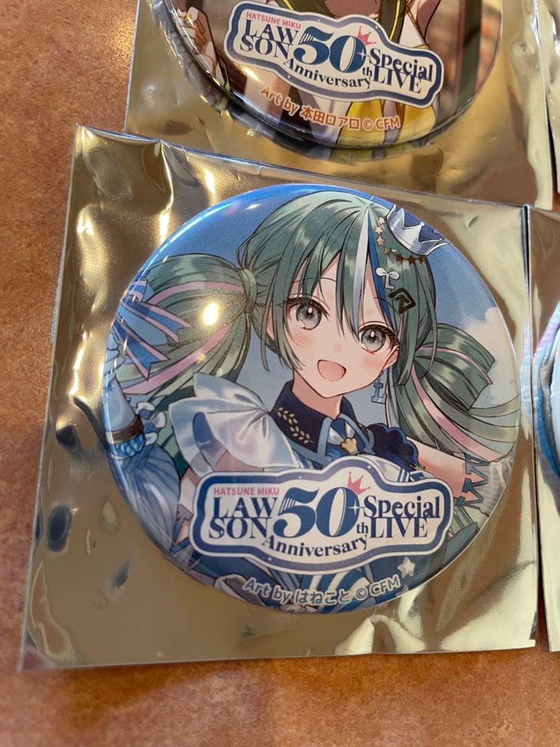 【完売品】初音ミクローソンスペシャルライブ　缶バッジ　メイン　ローミク