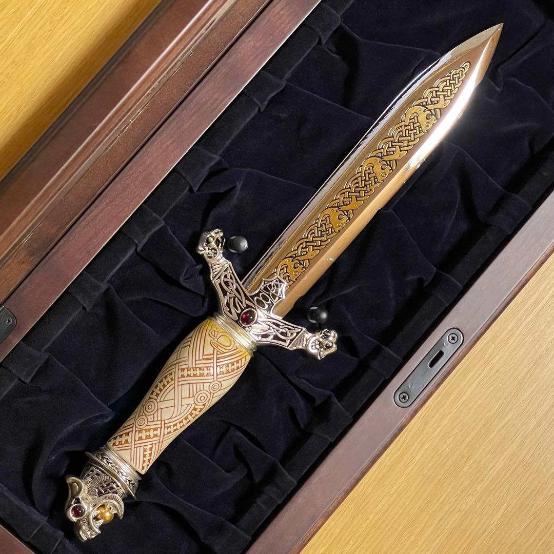 【TRAN VAN THANG】フランクリン・ミント社製バイキングの短剣