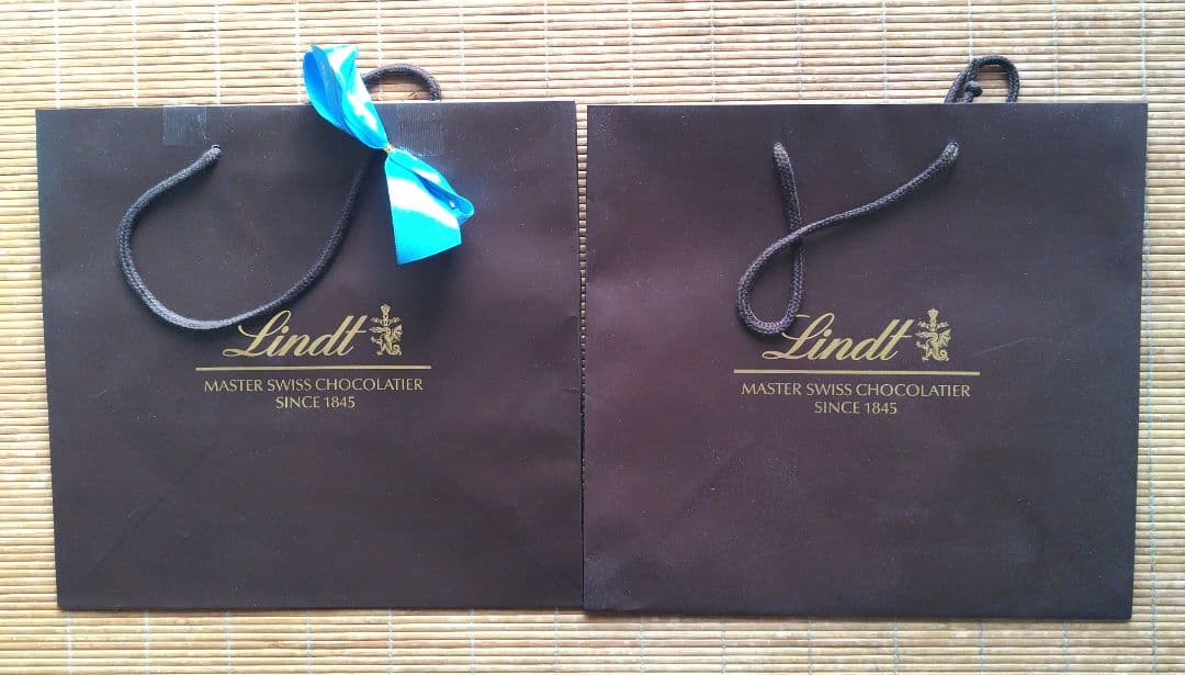 リンツLindtの保冷バッグ7点＋福袋バッグと紙袋