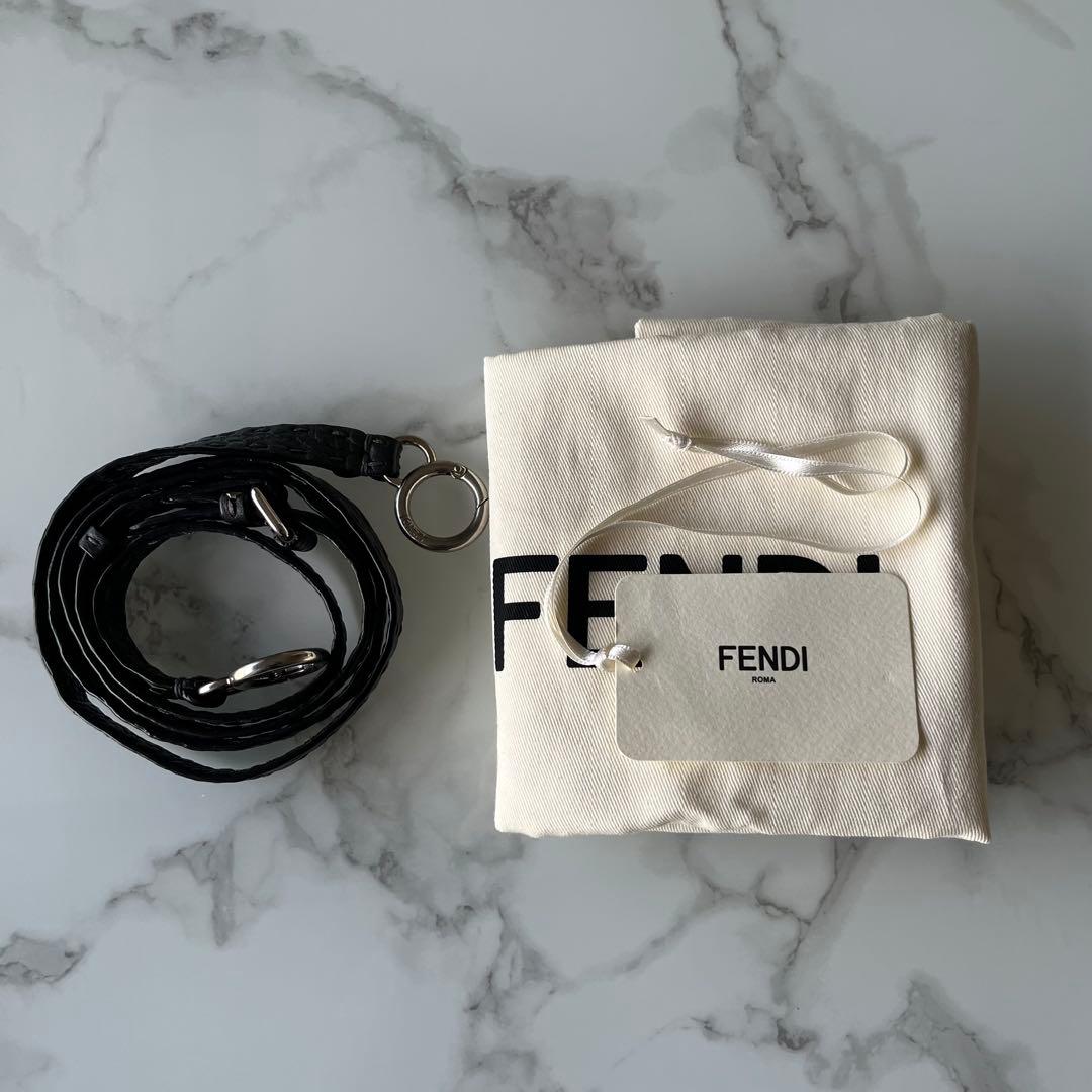 FENDI ピーカブー　ミニ　セレリア レザー　ハンドバッグ　アスファルトグレー