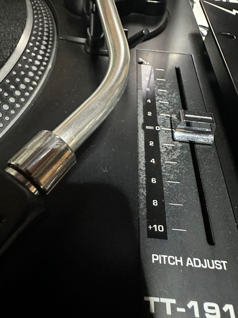 ② Numark TT-1910 ダイレクトドライブターンテーブ ル