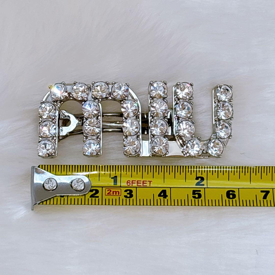 miu miu クリスタルブローチ　ビジュー