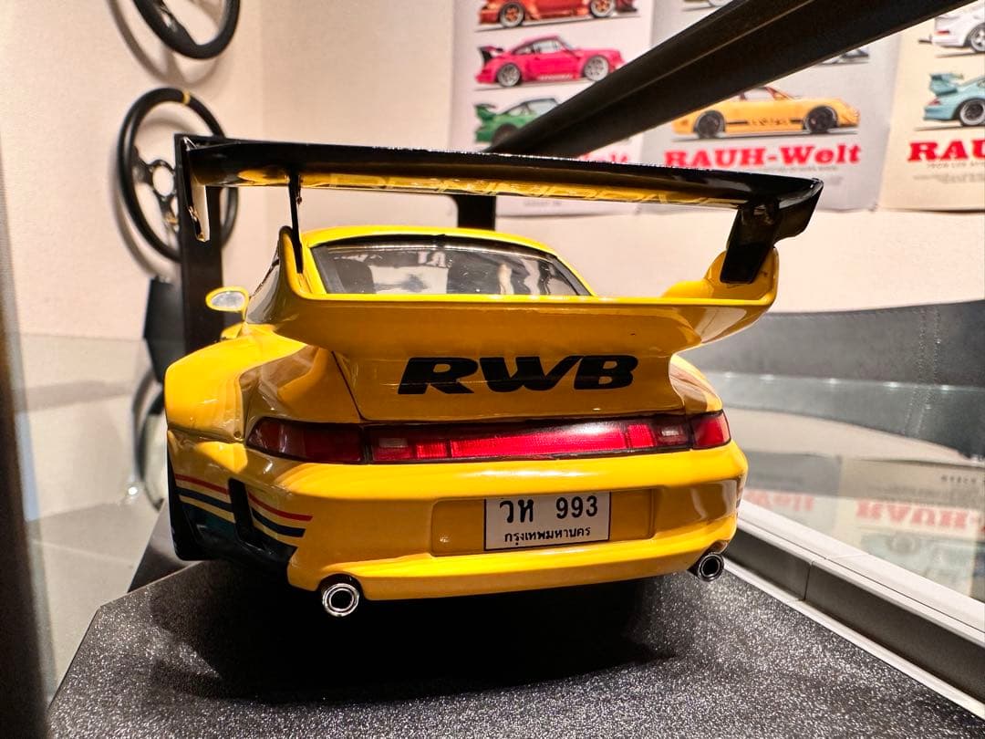 RWB Cinderella イエロー 1/18 ミニカー
