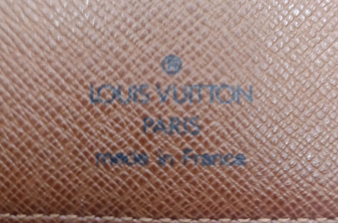 ルイ・ヴィトン　ポルト パピエ ジップ 2つ折り財布