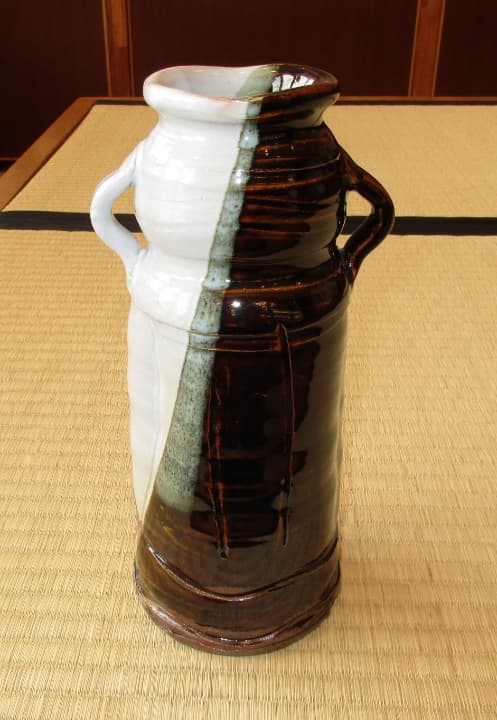 送料込【逢絢亭・新品】茶道具 花入 瀬戸焼 掛分 耳付 味舌隆司 紙箱入り