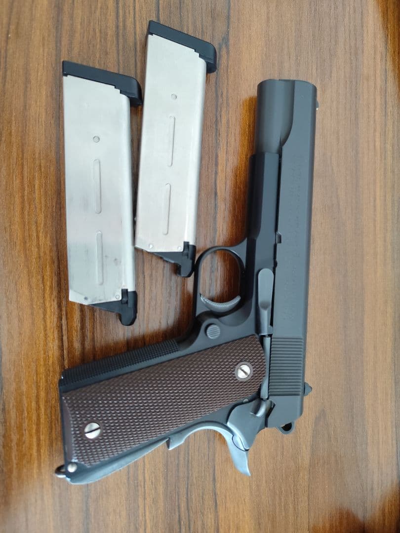 東京マルイM1911A1風予備マガジン付き（訳あり）左右ホルスター