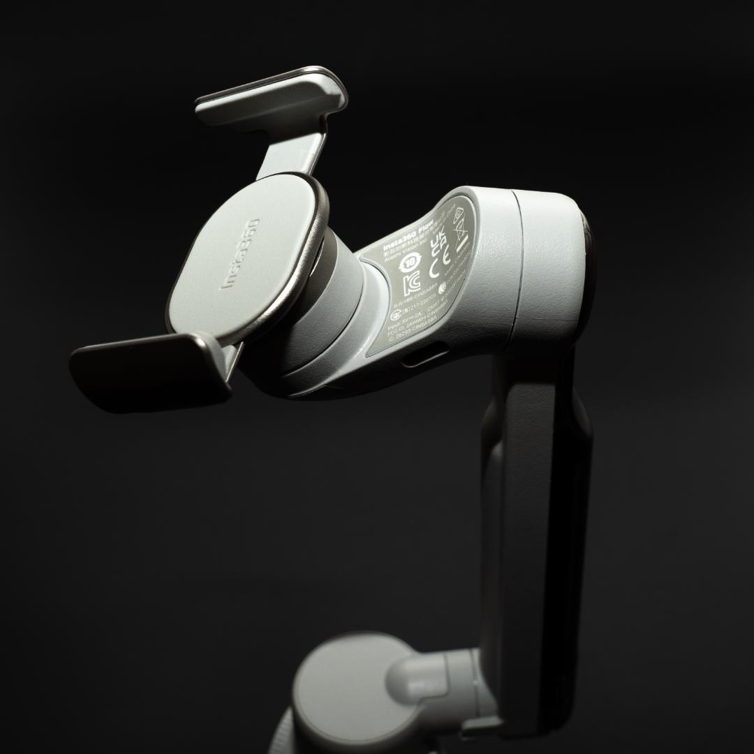【美品】Insta360 Flow スマートフォンスタビライザー