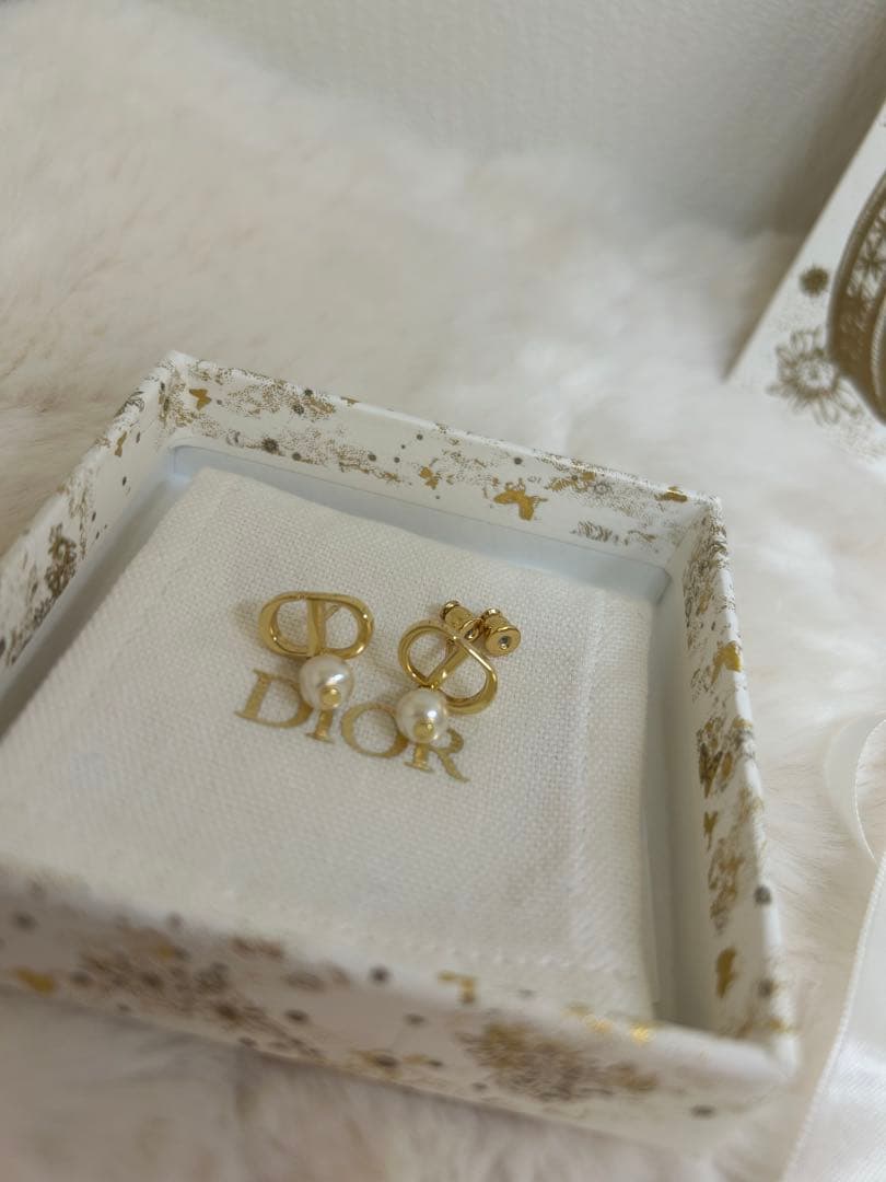 Dior Petit CD ピアス メタル & レジンパール ゴールド