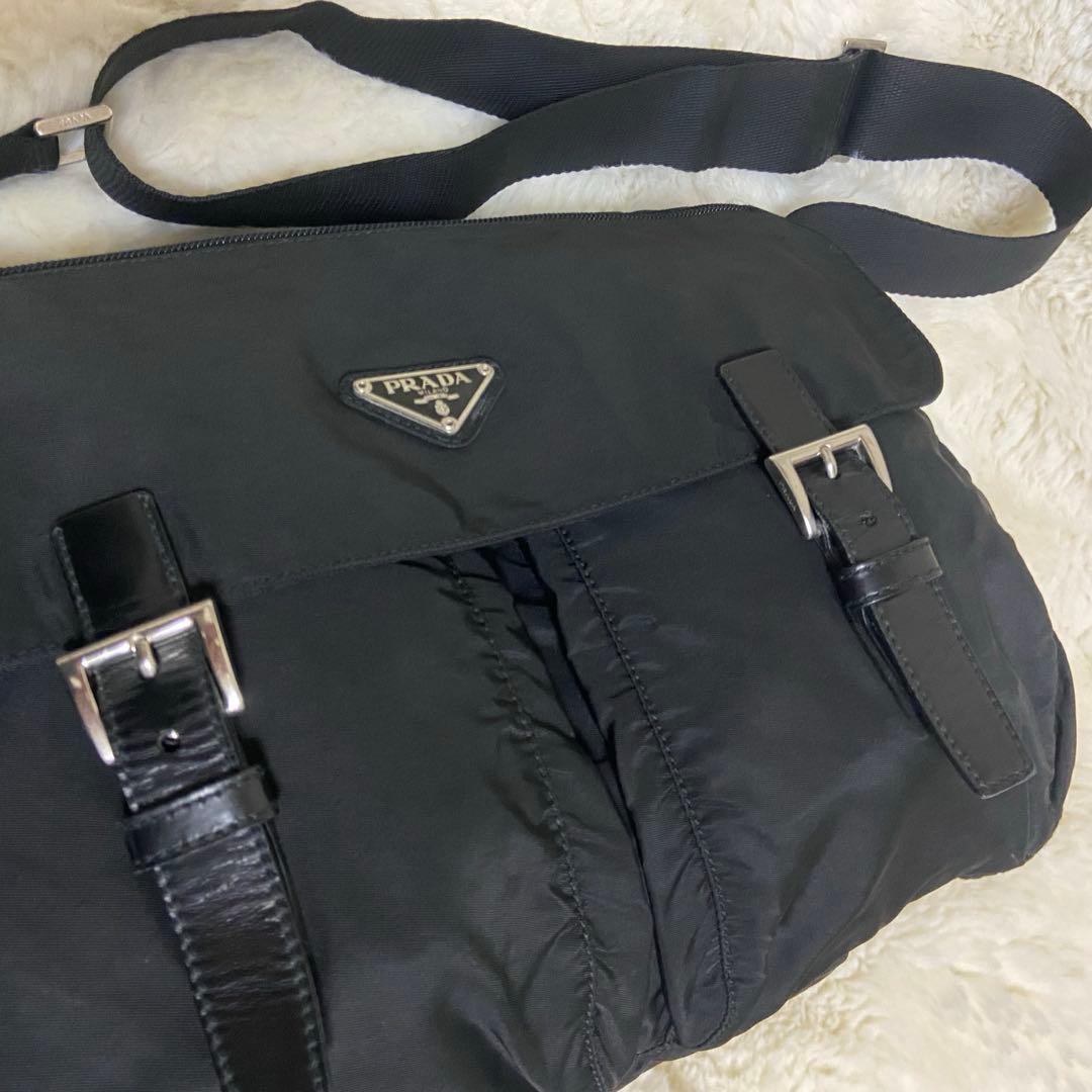 PRADA プラダ メッセンジャーバッグ ショルダーバッグ 三角ロゴ 黒