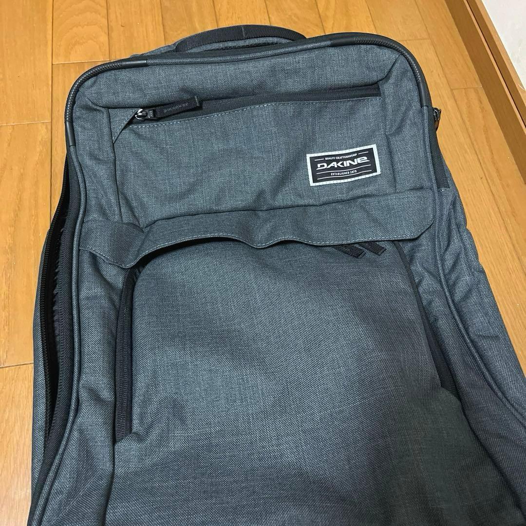 キャリーバッグ　DAKINE 未使用に近い