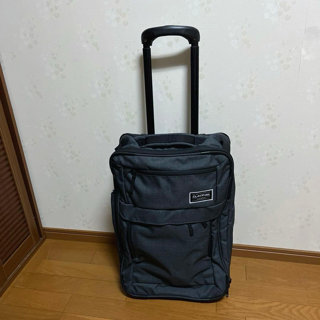 キャリーバッグ　DAKINE 未使用に近い
