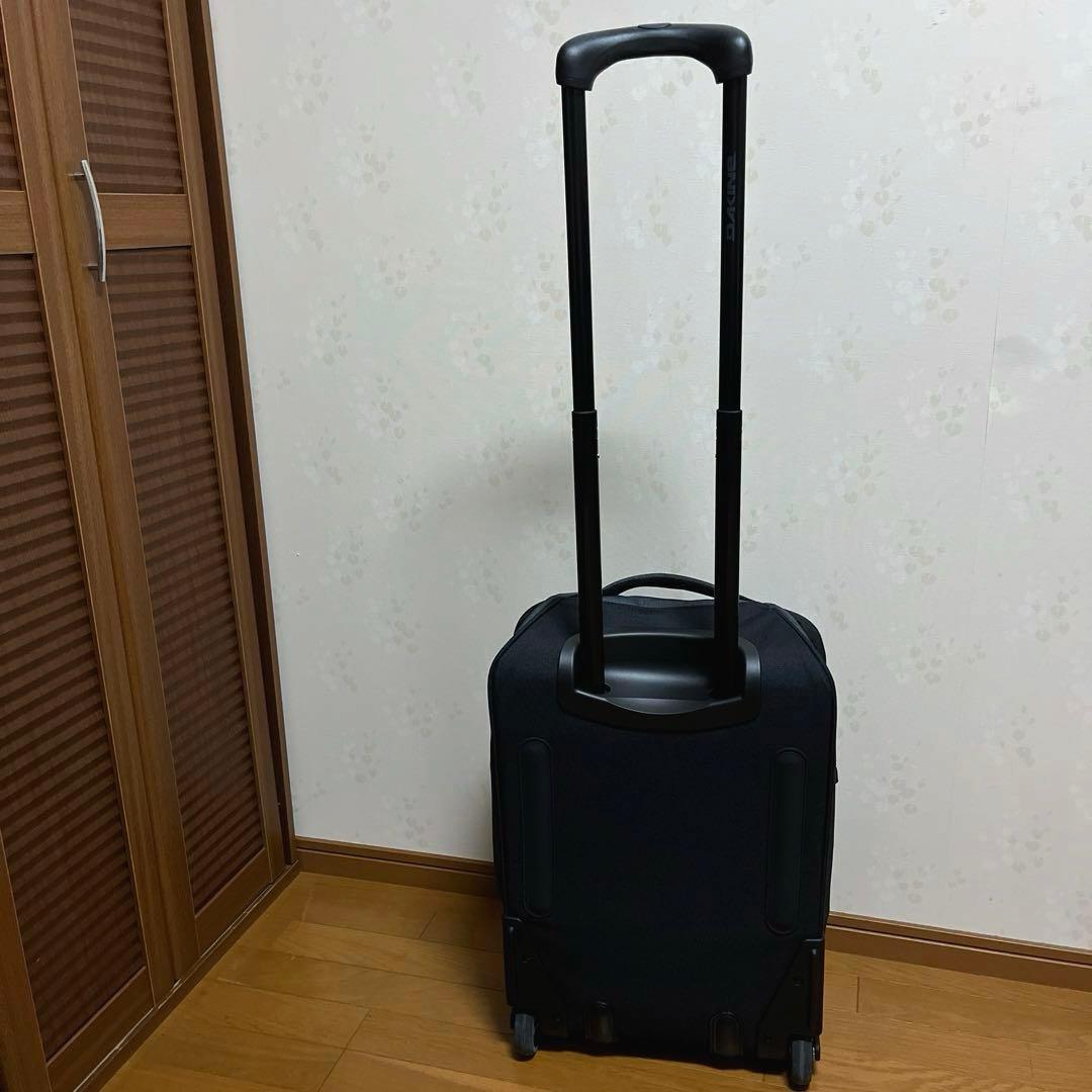 キャリーバッグ　DAKINE 未使用に近い