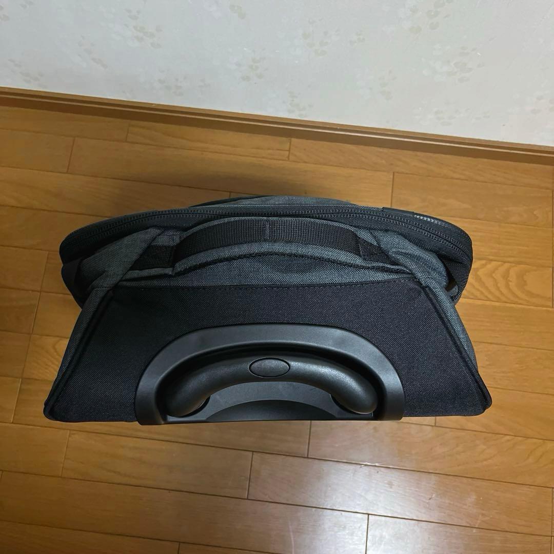 キャリーバッグ　DAKINE 未使用に近い