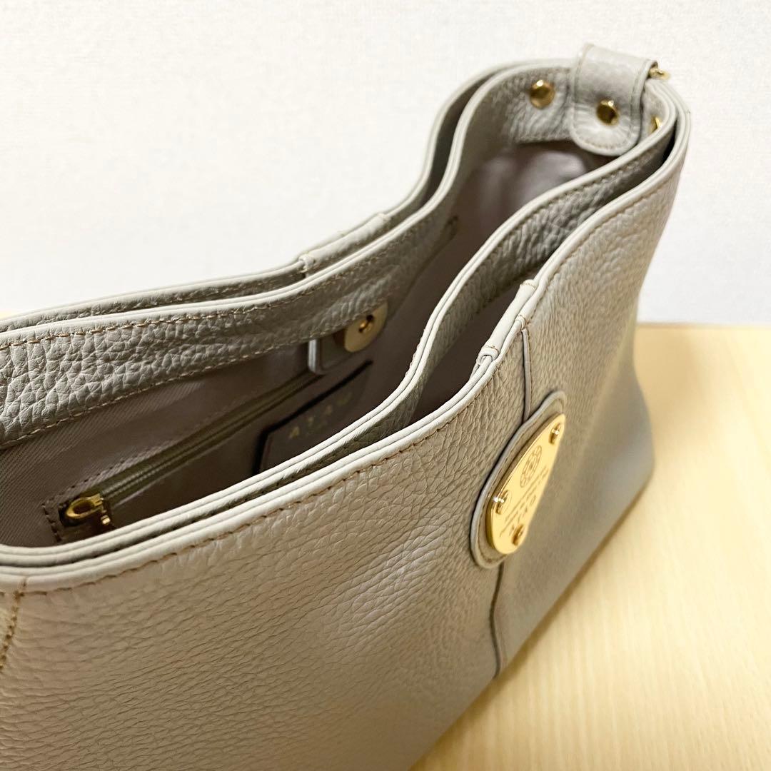 美品♡ATAO アタオ chivy チヴィ ショルダーバッグ　グレージュ