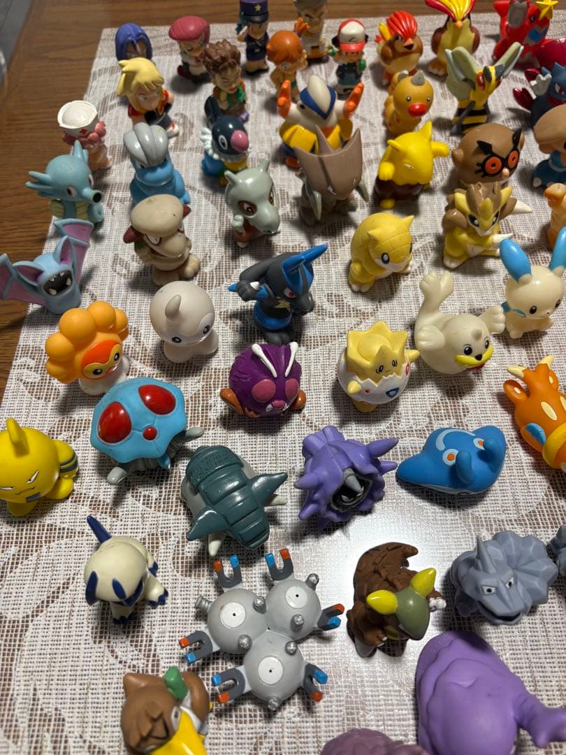 ゆ*リ様 【値下げ】ポケモン 指人形 140体セット