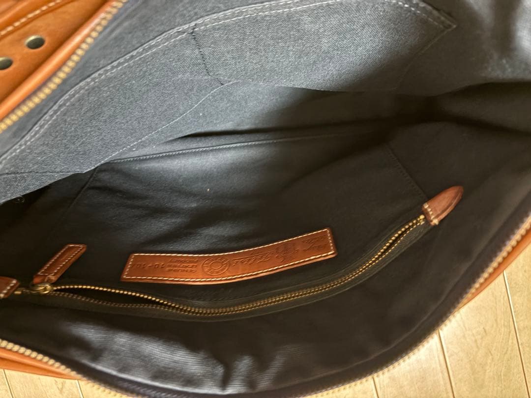 フェリージ　ビジネスバッグ