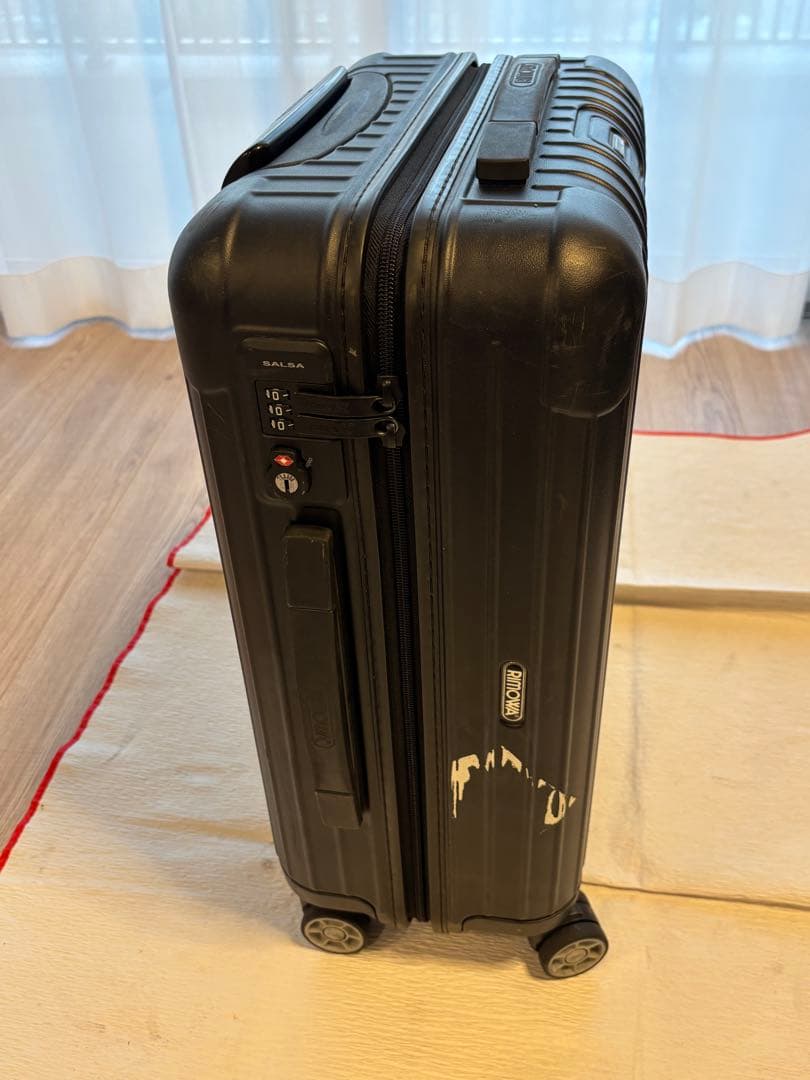 t*m様 リモワ　エッセンシャル　キャビンS