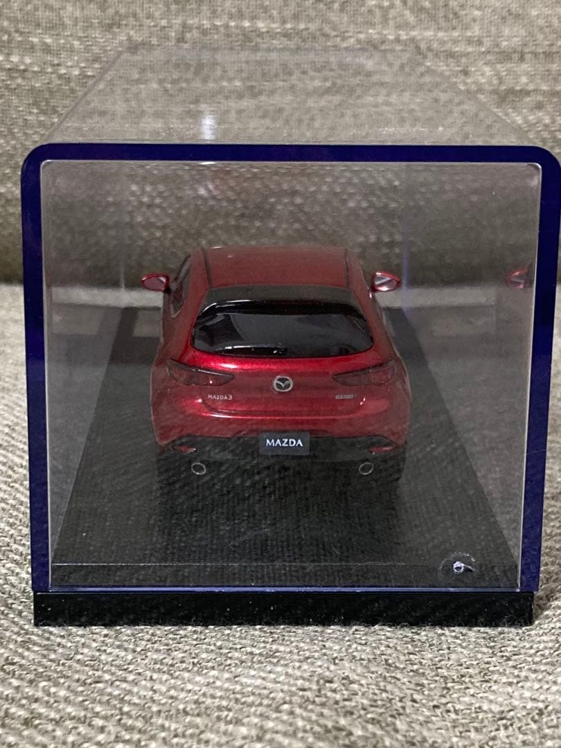 Mazda 3 ミニカー 赤色 マツダ100周年