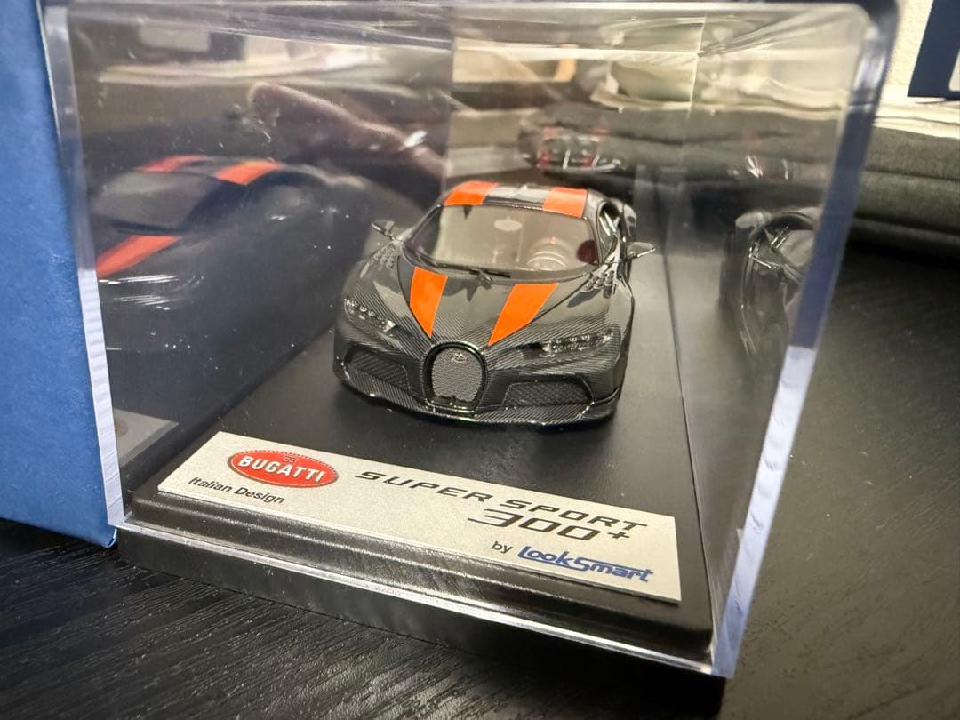 ブガッティシロンスーパースポーツ300プラス　looksmart