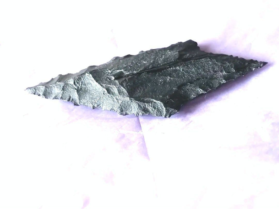 原始人 アイヌ仕様。pro 有舌尖頭器 石器 模写　サヌカイト