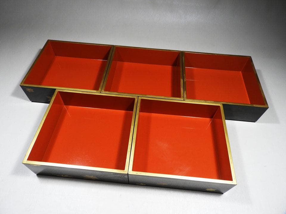 ●五段重 重箱 流水紅葉楓蒔絵 時代 木製漆器 美品 明治 箱付 高さ38㎝