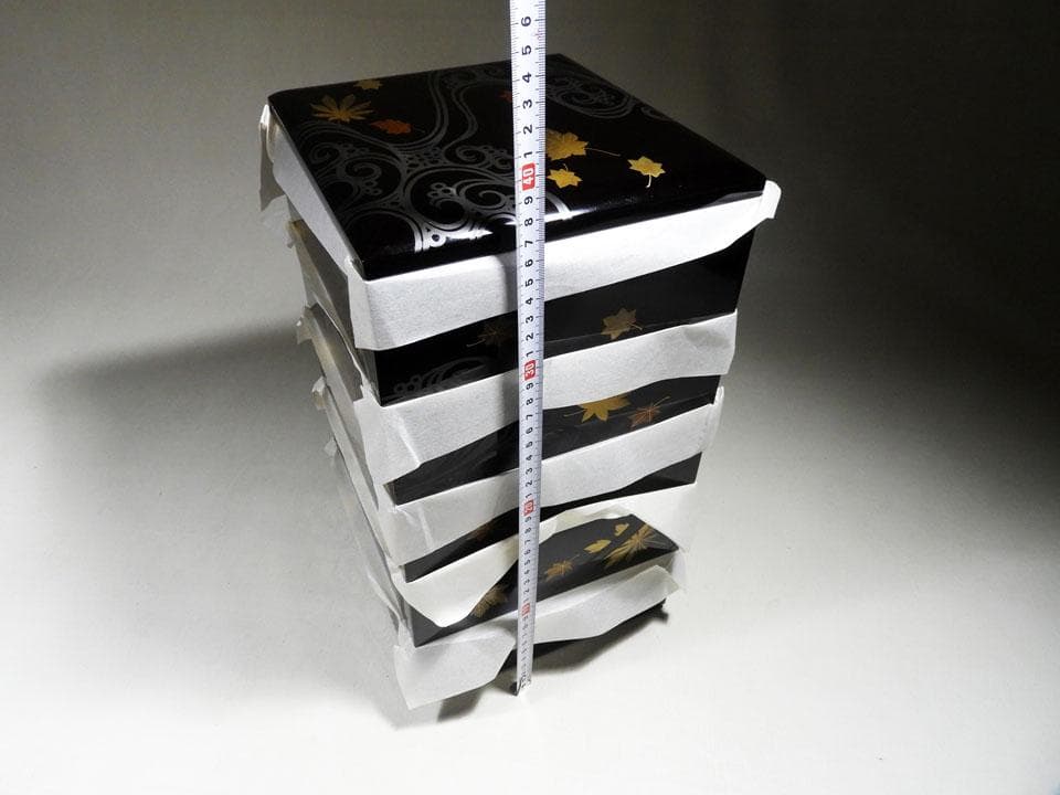 ●五段重 重箱 流水紅葉楓蒔絵 時代 木製漆器 美品 明治 箱付 高さ38㎝