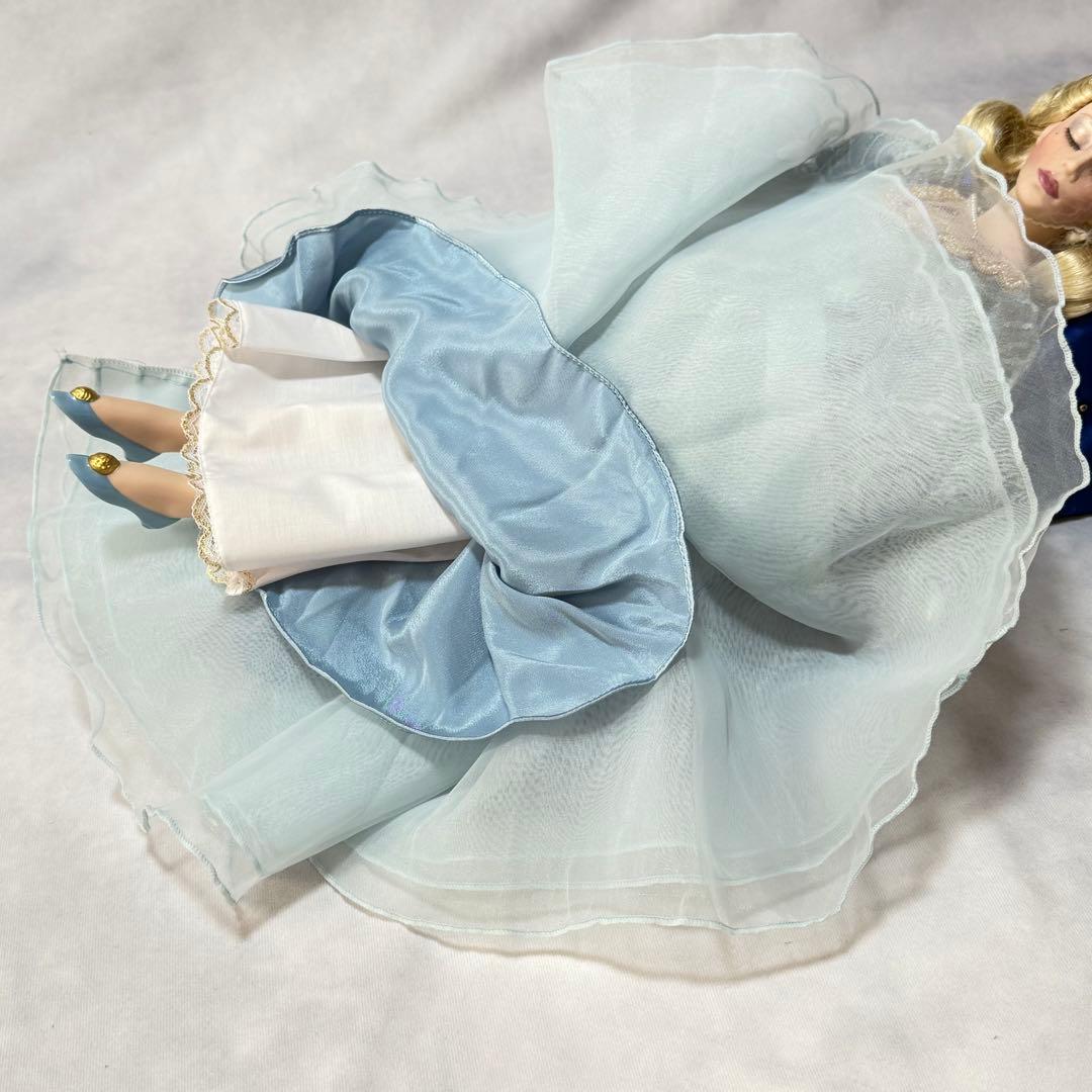 超希少☆フランクリンミント 眠れる森の美女 ポーセリンドール 豪華寝椅子付