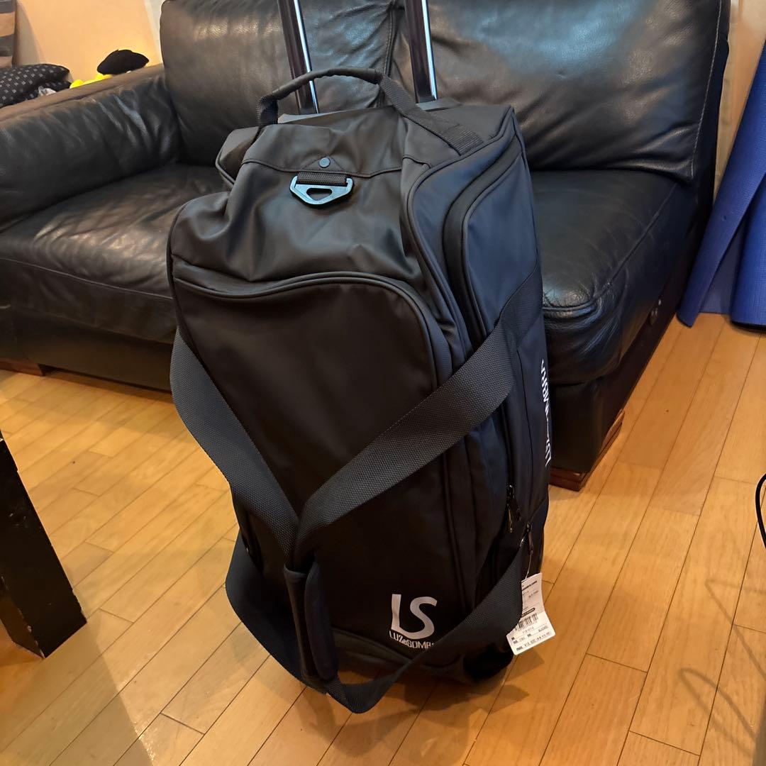 新品未使用　ルースイソンブラ　ブラック　キャリーケース