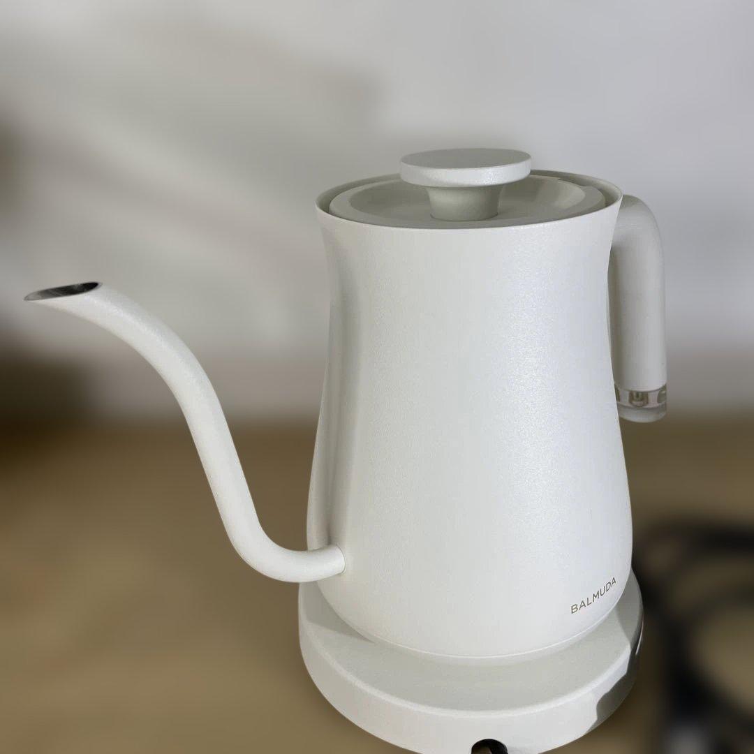 極美品　BALMUDA バルミューダ　電気ケトル ホワイト