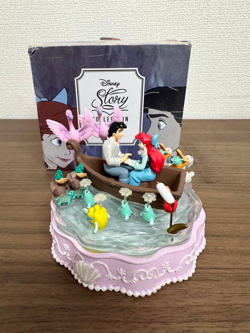 リトルマーメイド アリエル & エリック キスザガール LED フィギュア