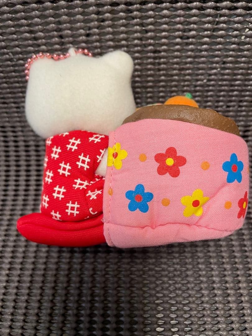 ハローキティ ご当地 コタツ ぬいぐるみ