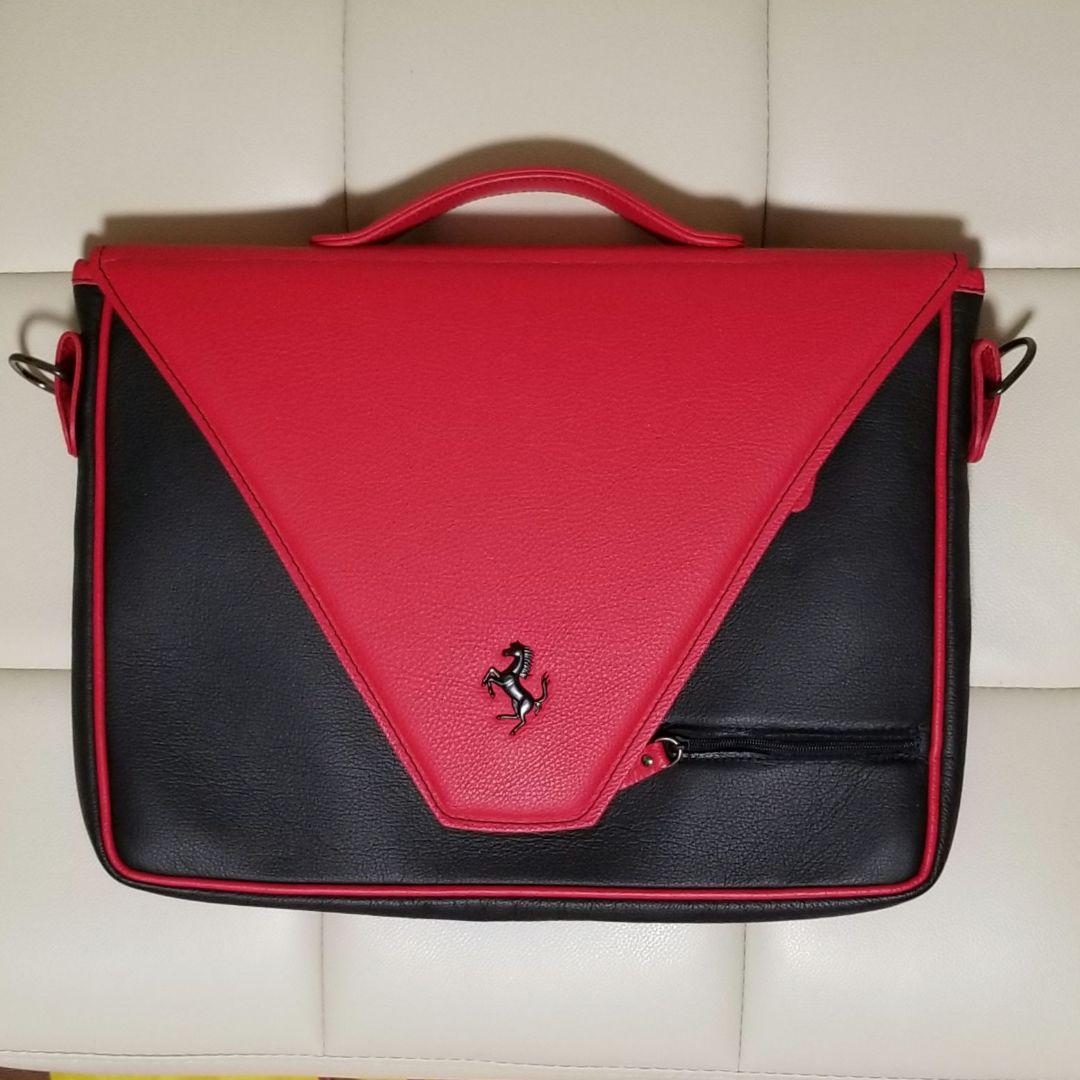 フェラーリ　ノートパソコン/タブレット用キャリアバッグ　ストラップ付き　本革