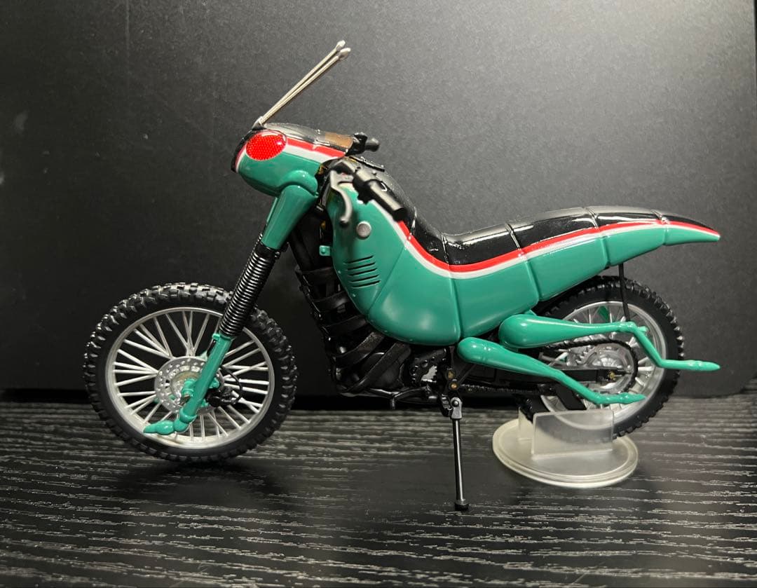 フィギュアーツ真骨彫と組合せ可！仮面ライダーブラックバトルホッパー模型