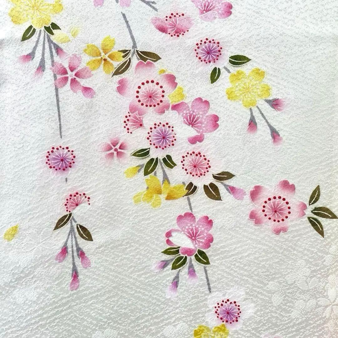 ［振袖］正絹　やわらかい白　ぼかし　桜　菊　草花　毬　流水　地紋　ママ振り