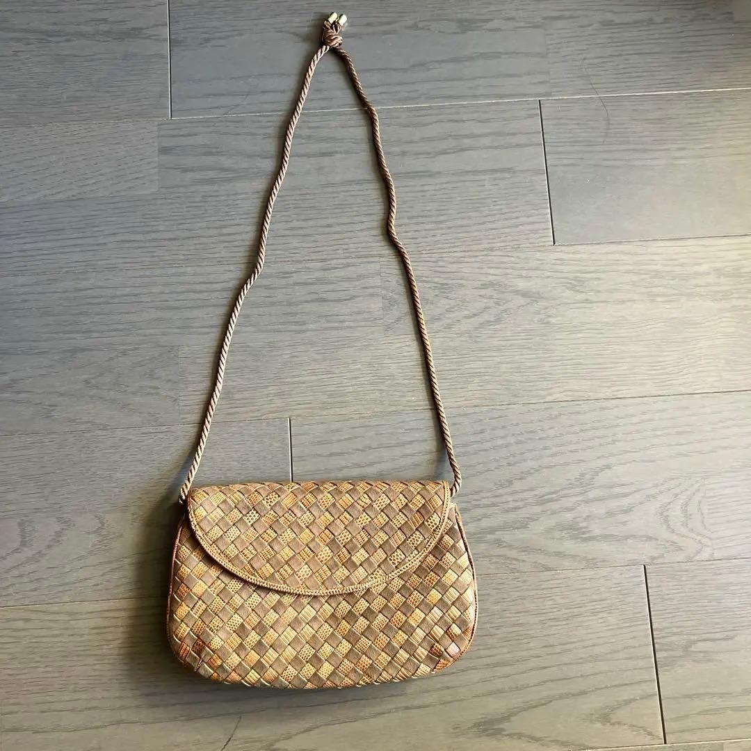 BOTTEGA VENETAショルダーバック　ブラウン