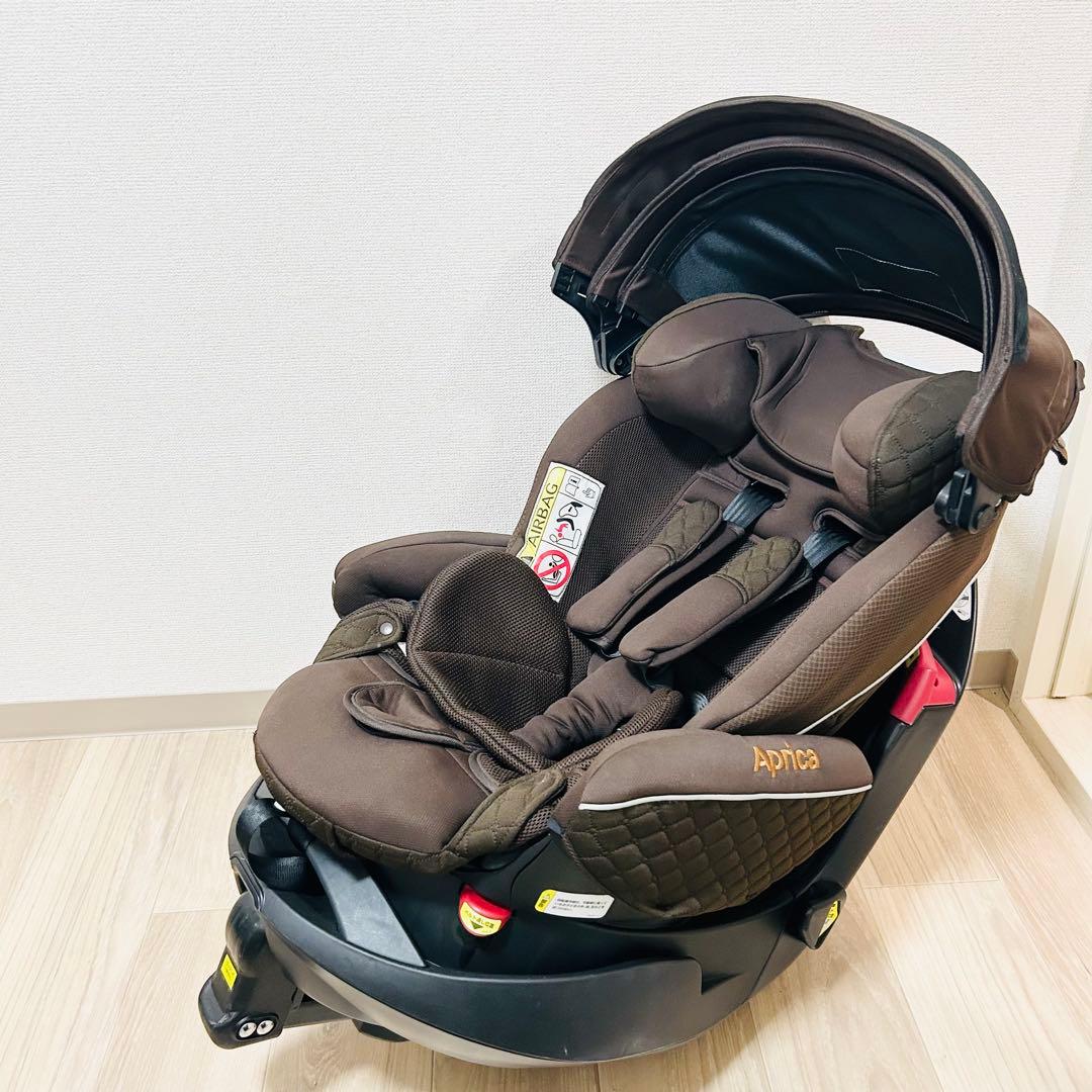 極美品 アップリカ フラディア グロウ シートベルト固定式 チャイルドシート